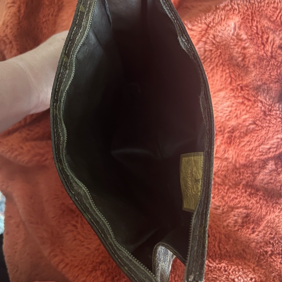 👜 VINTAGE Classic Auth. Louis Vuitton Monogram Pochette Voyage Toiletry Bag - Picture 7 of 12